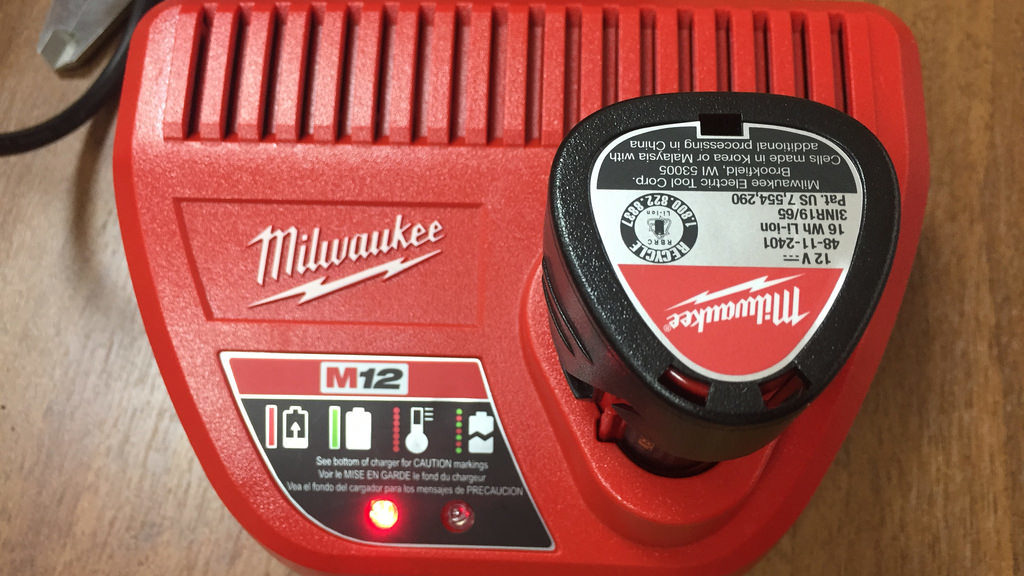 Milwauke M12 charger and battery